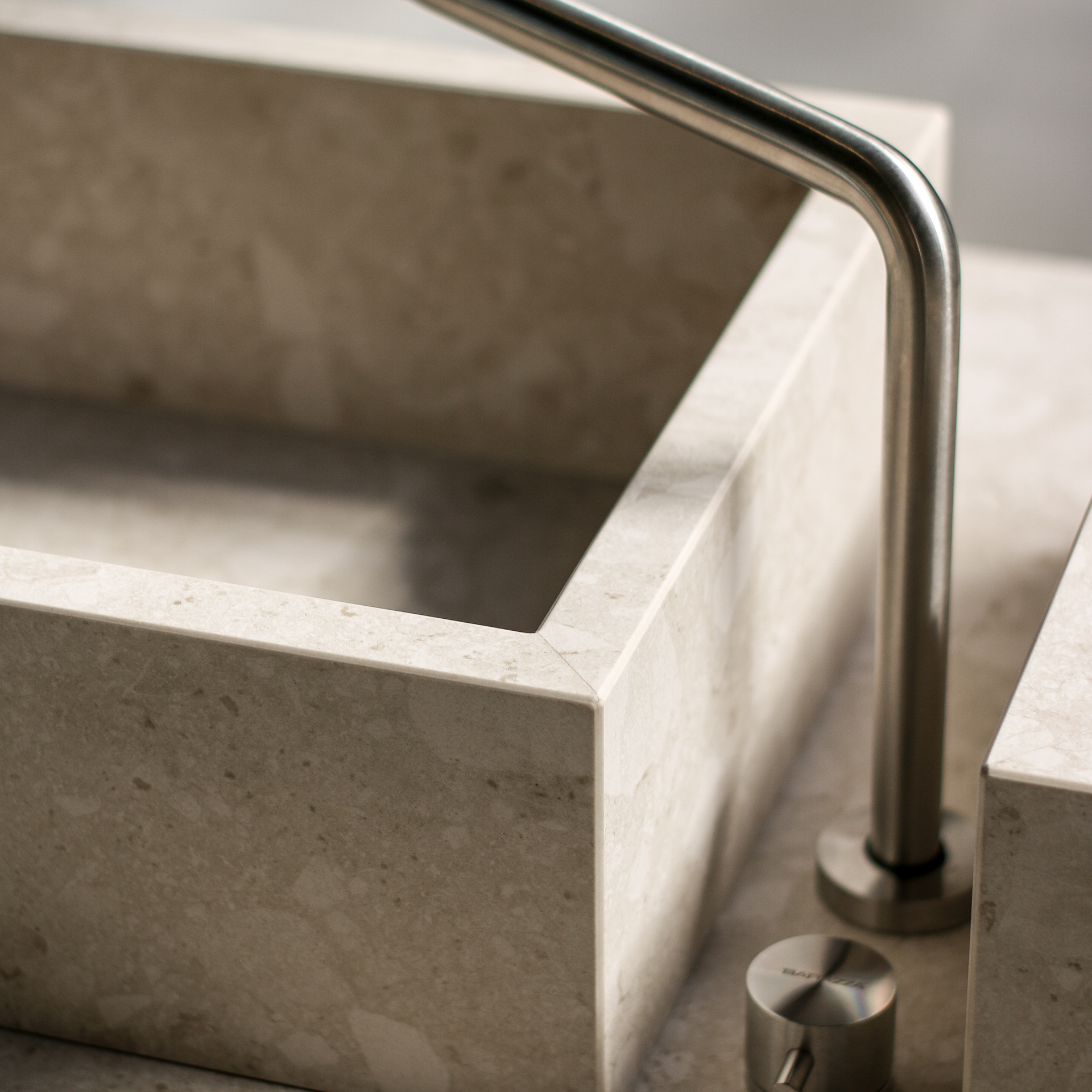 Floating Bar integrated basin and sliding surface detail